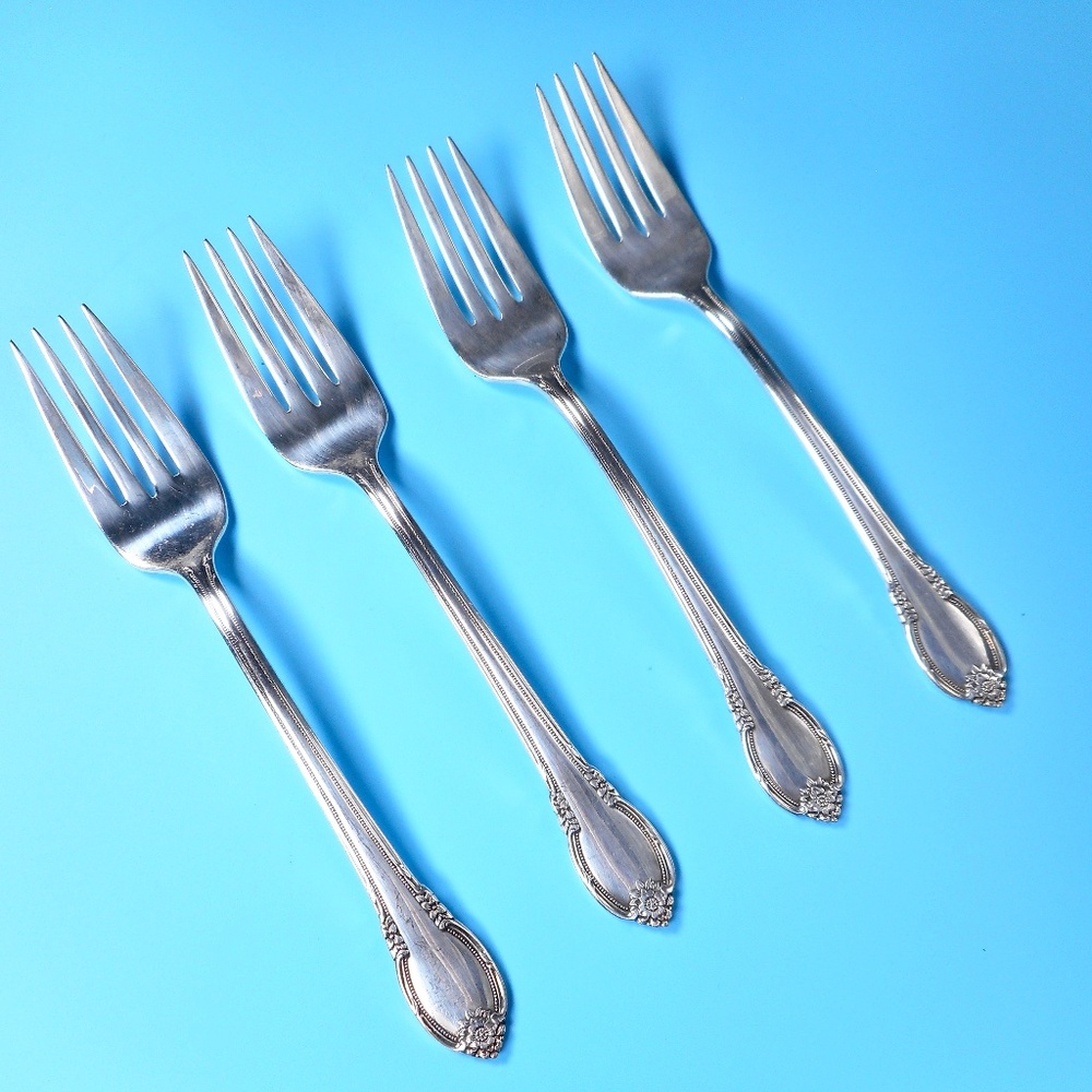 4 Rogers 1847 IS Remembrance Salad Fork Set Silverplated 6 3/4" Silver Plate